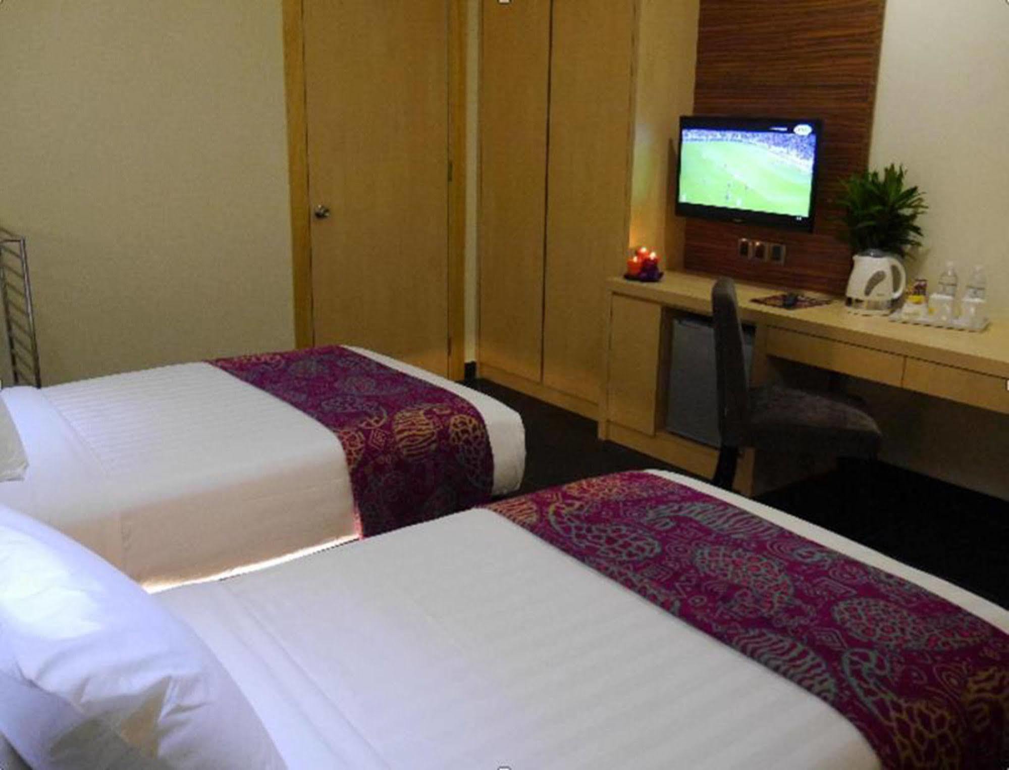 Sky Hotel Куала-Лумпур Экстерьер фото